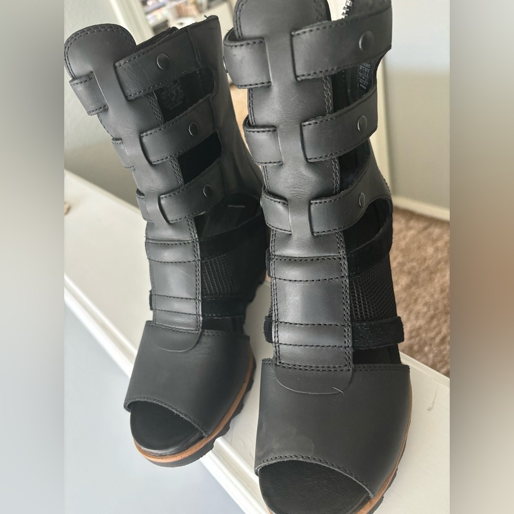 Sorel Joanie Gladiator Leather Sandals